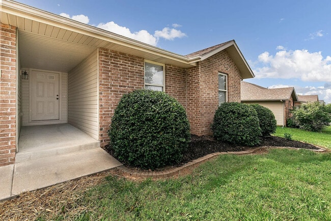 1907 Holly Springs Ave in Nixa, MO - Building Photo - Building Photo