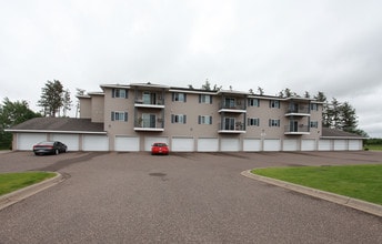 Gray's Landing in Hudson, WI - Foto de edificio - Building Photo