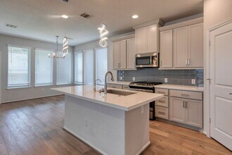 125 Rangel Dr in Liberty Hill, TX - Building Photo - Building Photo