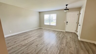 19404 X St in Omaha, NE - Building Photo - Building Photo