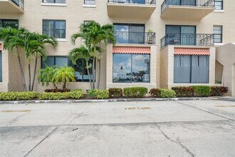 2109 Bayshore Blvd in Tampa, FL - Foto de edificio - Building Photo