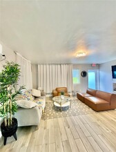 2462 Adams St in Hollywood, FL - Building Photo - Building Photo