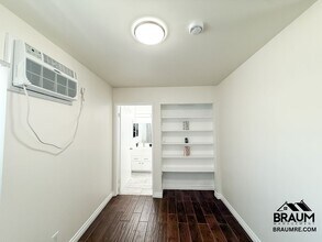 15634 Leadwell St in Los Angeles, CA - Building Photo - Building Photo