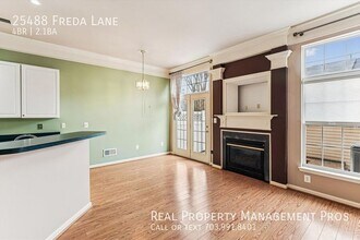 25488 Freda Ln in Chantilly, VA - Foto de edificio - Building Photo