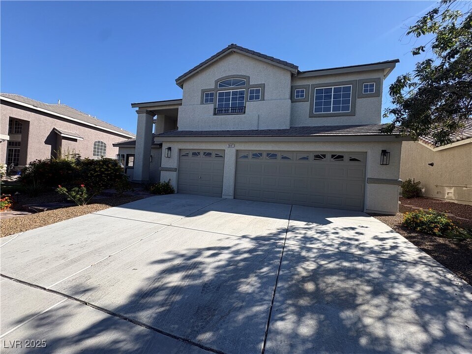 2647 Hourglass Dr in Henderson, NV - Building Photo