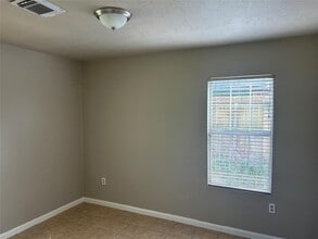 8910 Strathmore Dr in Houston, TX - Building Photo - Building Photo