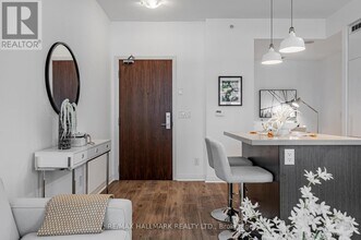 8 Mercer St in Toronto, ON - Building Photo - Building Photo