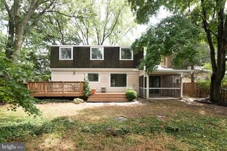 515 Aspen Dr in Herndon, VA - Building Photo - Building Photo