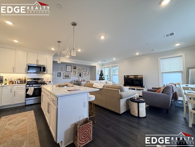 80 North Beacon St, Unit 1 in Boston, MA - Foto de edificio - Building Photo