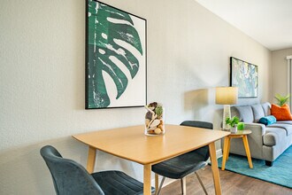 Snell Isle in St. Petersburg, FL - Building Photo - Interior Photo