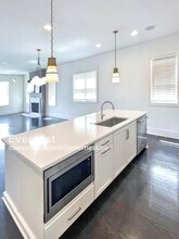 429 36th Ave N in Nashville, TN - Building Photo - Building Photo
