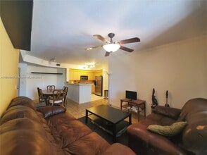 6801 SW 44th St, Unit #202 in Miami, FL - Building Photo - Building Photo