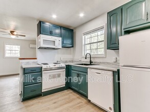 1812 W Noble Ave in Guthrie, OK - Building Photo - Building Photo