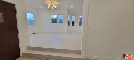 1237 S Sherbourne Dr in Los Angeles, CA - Building Photo - Building Photo