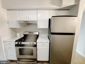 112 Duvall Ln in Gaithersburg, MD - Building Photo - Building Photo