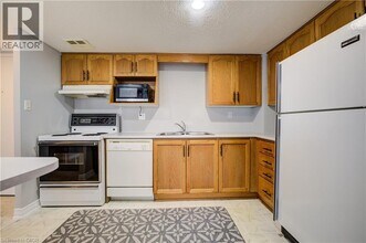 260 Sheldon Ave N in Kitchener, ON - Building Photo - Building Photo