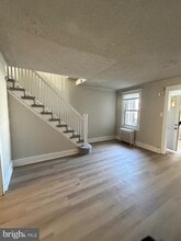 6904 Dicks Ave in Philadelphia, PA - Building Photo - Building Photo