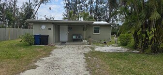 2019 46th Street Ct E in Bradenton, FL - Building Photo