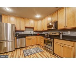 1454 Newton St NW, Unit 401 in Washington, DC - Building Photo - Building Photo