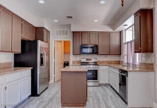 270 Fairbrook Dr in Henderson, NV - Building Photo - Building Photo