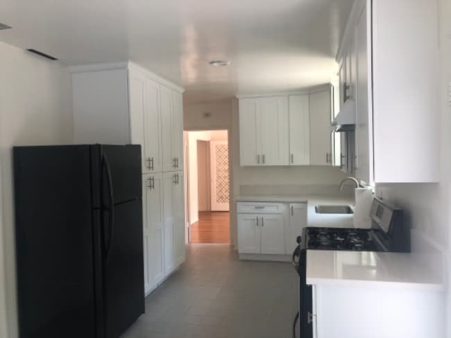2721 E Chevy Chase Dr in Glendale, CA - Building Photo - Building Photo