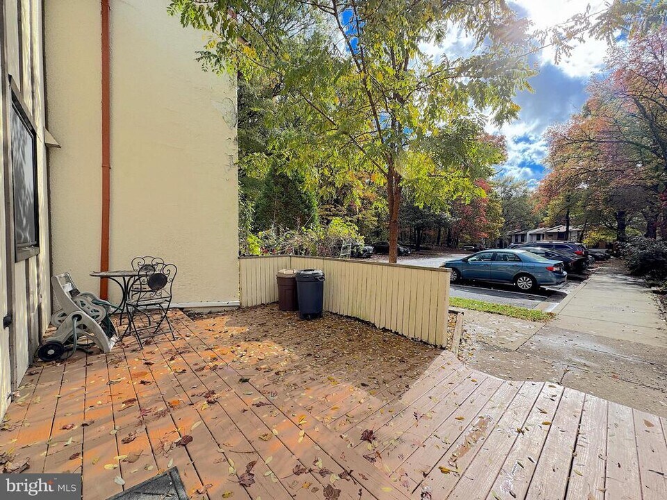 2334 Antiqua Ct in Reston, VA - Building Photo