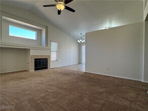 5934 Gingham St, Unit B in North Las Vegas, NV - Building Photo - Building Photo