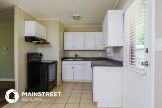 9905 Ponder Ln in Louisville, KY - Building Photo - Building Photo