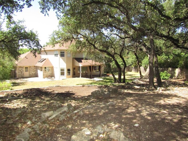 10602 Cranford Ct in Austin, TX - Foto de edificio - Building Photo
