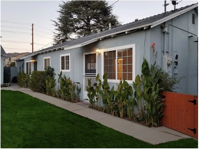 property at 1810 W Victory Blvd