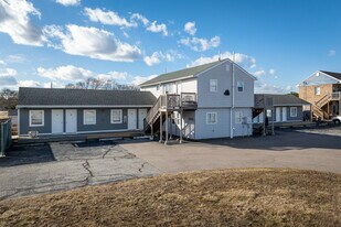 2 Rabbit Run in Westerly, RI - Building Photo