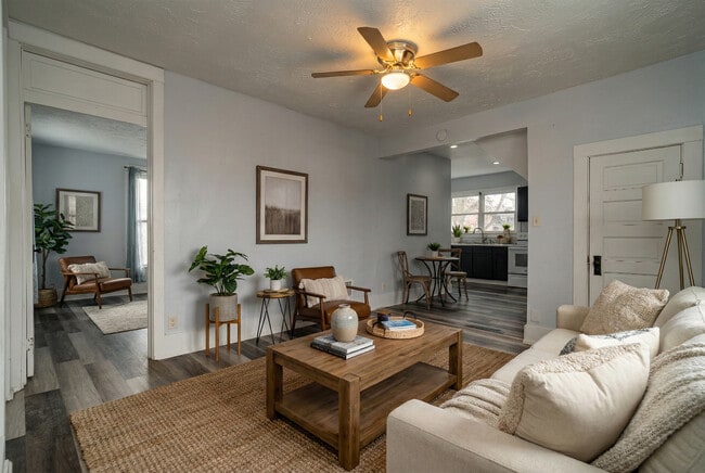 328 Clinton St, Unit Upper