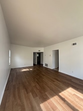7371 Wayne Ave in University City, MO - Foto de edificio - Building Photo