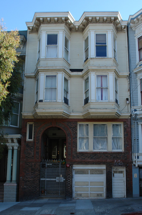 656 Clayton St in San Francisco, CA - Building Photo