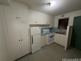 818 University Ave in Honolulu, HI - Building Photo