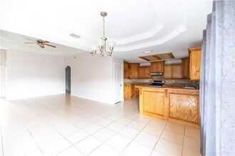 2121 Kingsborough Ave in McAllen, TX - Building Photo - Building Photo