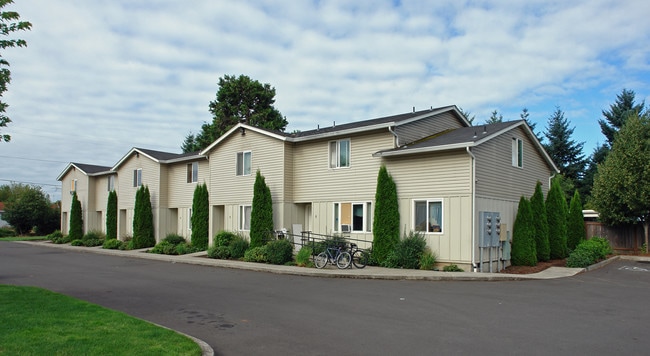 Oak Leaf Village in Eugene, OR - Foto de edificio - Building Photo