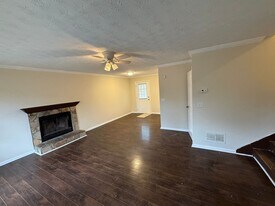 200 Beverly Park Ct in Newnan, GA - Building Photo