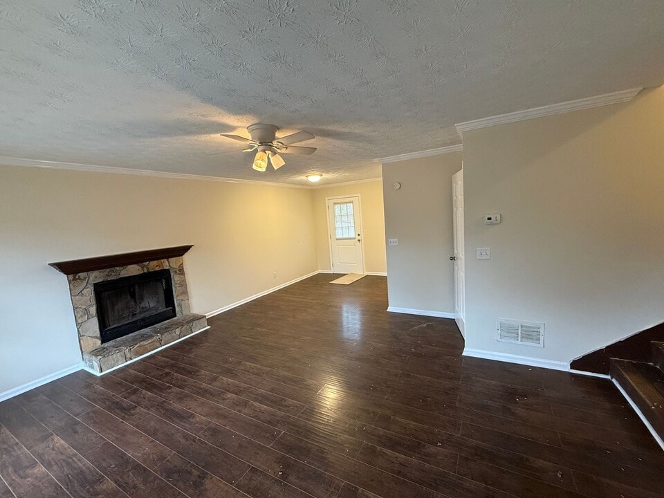 200 Beverly Park Ct in Newnan, GA - Building Photo