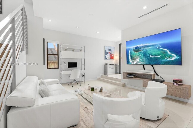 3276 Day Ave in Miami, FL - Building Photo - Building Photo