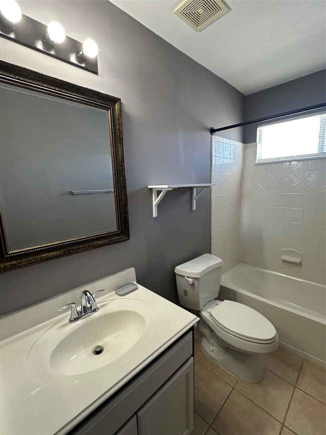 property at 11010 View Pointe Ln