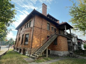 1555 Neil Ave in Columbus, OH - Building Photo - Building Photo