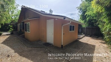 1500 Raydean Dr in Grants Pass, OR - Building Photo - Building Photo