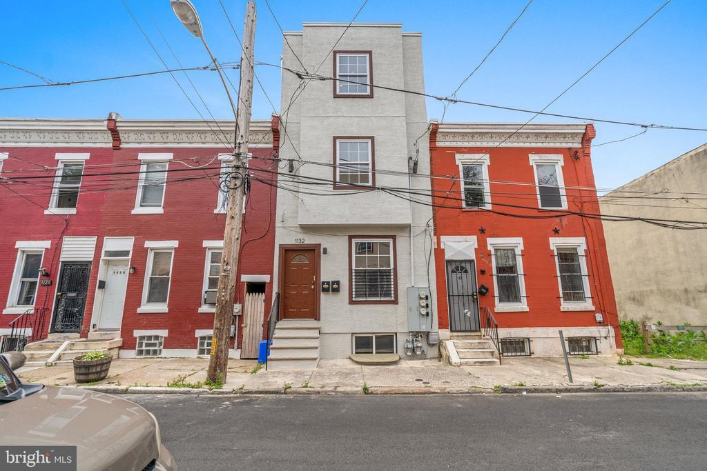 1132 W Nevada St in Philadelphia, PA - Building Photo