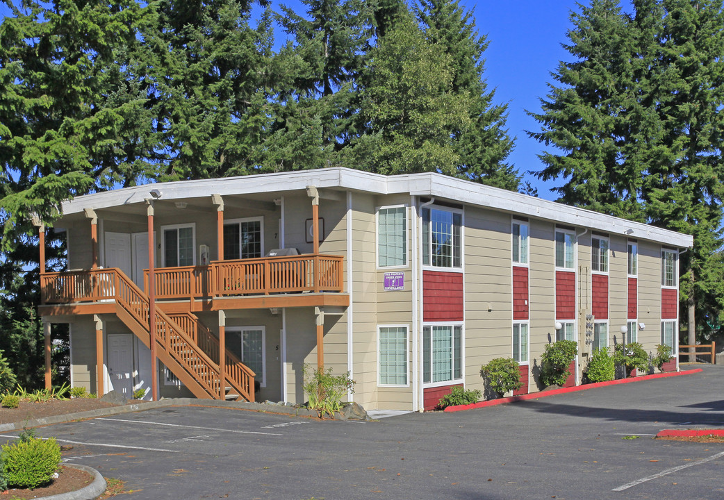 Erwin Estates Apartments in Everett, WA - Building Photo