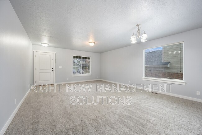 5919 S Harrington Way in Boise, ID - Building Photo - Building Photo