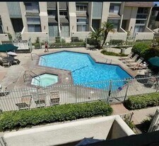 9950 Topanga Canyon Blvd, Unit 26 in Chatsworth, CA - Building Photo