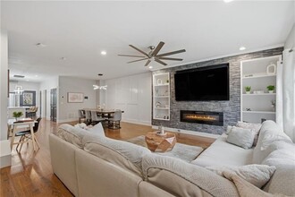 160 Vanira Ave SE in Atlanta, GA - Building Photo - Building Photo