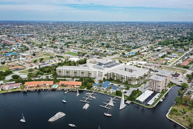 Bimini Square in Cape Coral, FL - Building Photo - Building Photo