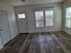 34873 Robins Song Rd in Zephyrhills, FL - Building Photo - Building Photo